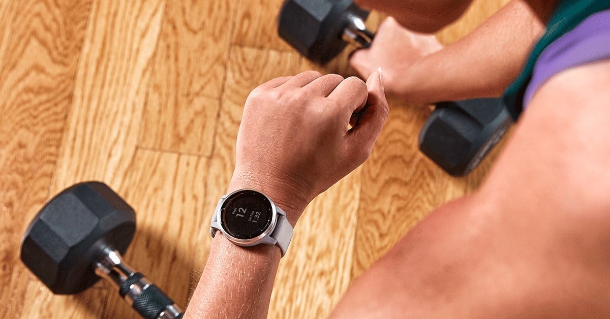Lær hvordan du laster ned og starter ferdiglagde treningsøkter fra Garmin Connect på din smartklokke – raskt og enkelt!