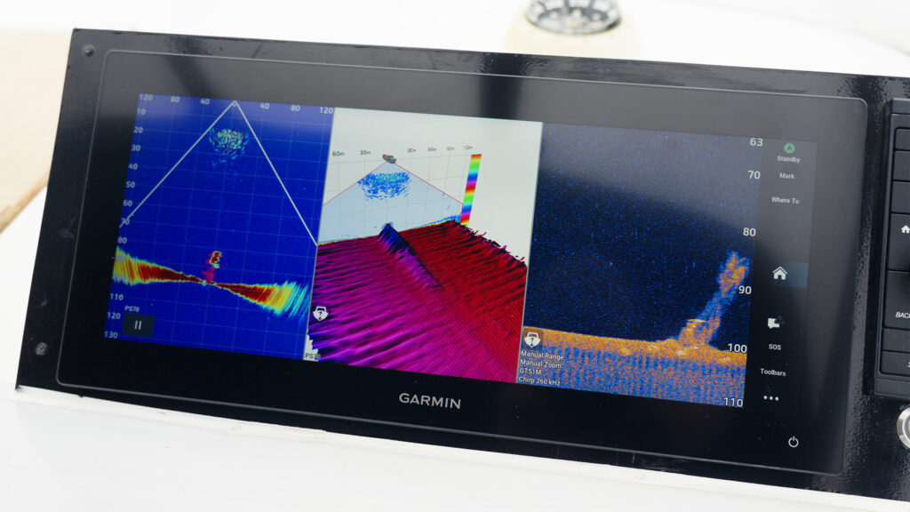 Garmin GPSMAP-skjerm med ekkoloddvisning på dypt vann